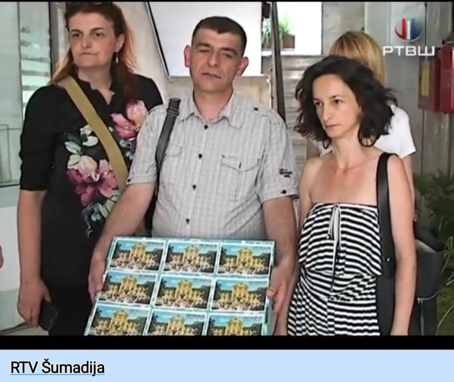 Петиција 3.992 Аранђеловчанина, у организацији „Очистимо Аранђеловац“, од 1. јуна 2018. у фиоци председника општине Аранђеловац, слева: Снежана Лазаревић, Драган Ћировић и Ана Ђорђевић (фото: скриншот, интернет, преузето 8. фебруара 2021. године)