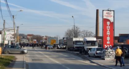 Попут 50 градова у Србији, и Аранђеловчани стали на коловоз тачно у 14 сати