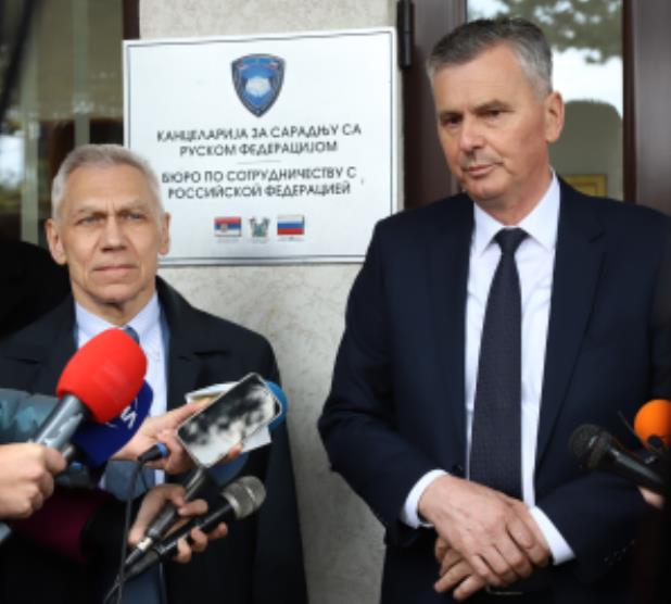 Слева: Александар Боцан-Харченко, амбасадор Русије, и Милан Стаматовић, председник Општине Чајетина (фото: архива Општине Чајетина)